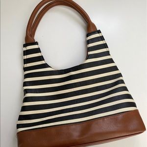 navy blue and cream striped pocketbook